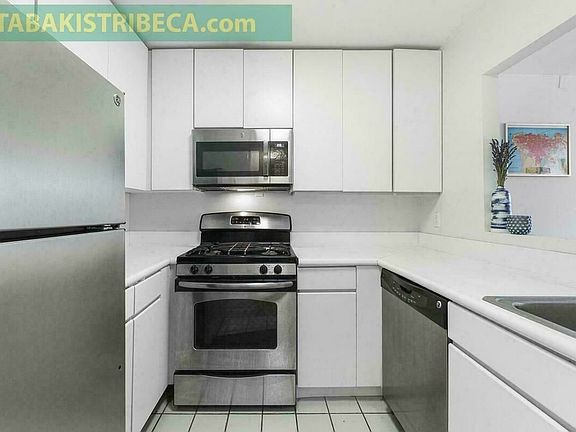 5th image of 311 Greenwich St APT 3B