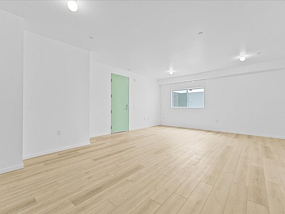 3rd image of 636 N Juanita Ave #307