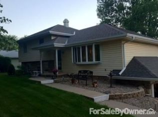 110 Surrey Ave, Council Bluffs, IA 51503