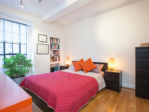 3rd image of 340 W 50th St #7E
