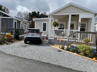 20 Stolling Easy Ln, Flat Rock, NC 28731