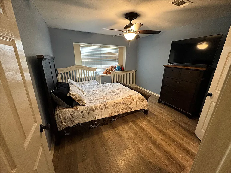 21802 Rotherham Dr — Photo 17