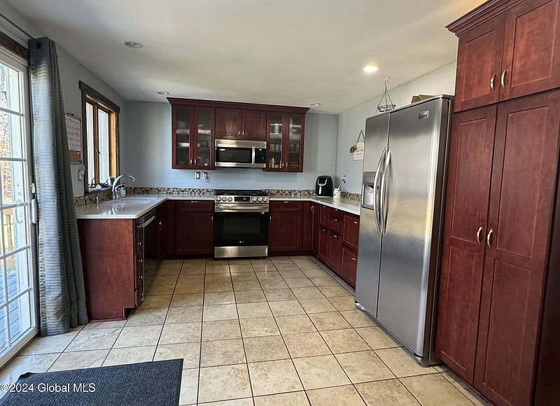 3rd image of 5 Parkwood Drive
