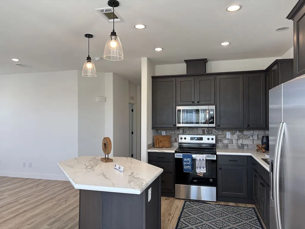 2 bed, 2.0 bath, 1179 sqft, $1,450 — Photo 4