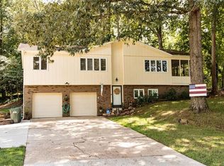 3620 5th Street Dr NE, Hickory, NC 28601