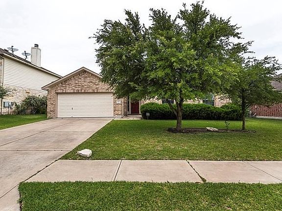 4th image of 900 Windsor Castle Dr