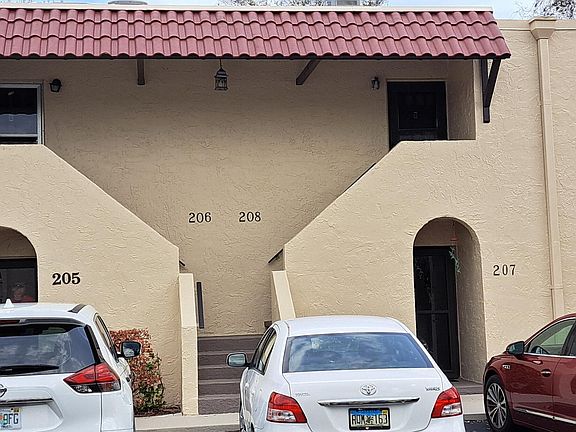 2nd image of 835 18th St APT 206