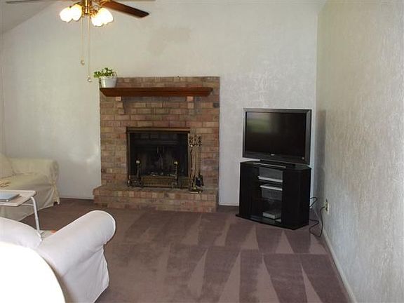 5th image of 2309 Patricia Ln