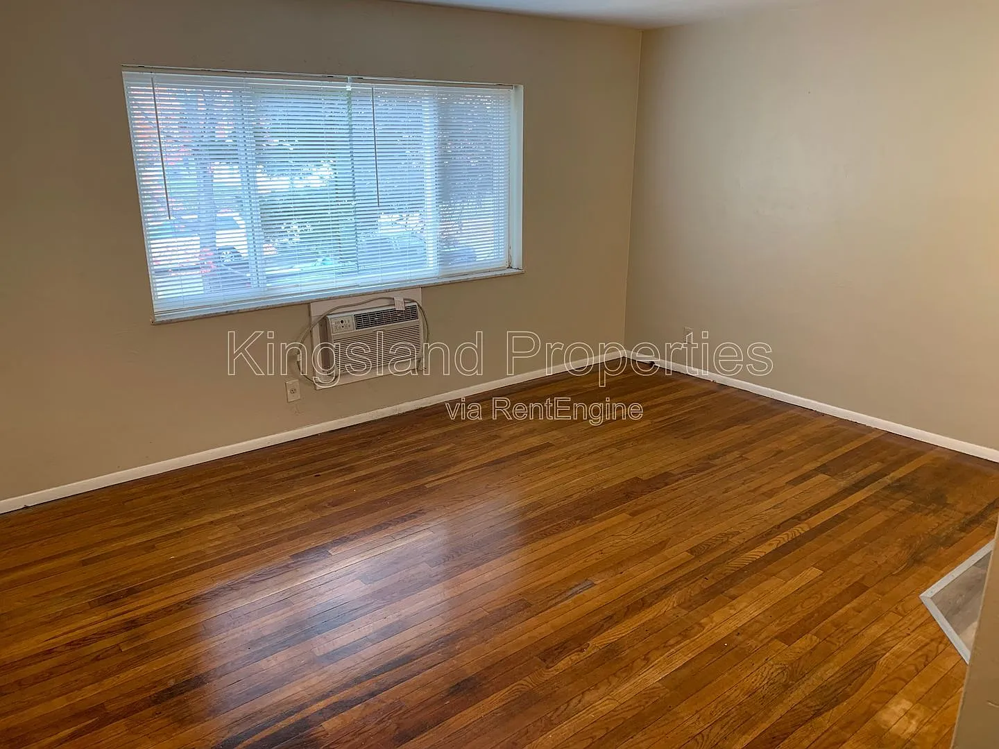 1 bed, 1.0 bath, 650 sqft, $695 — Photo 2