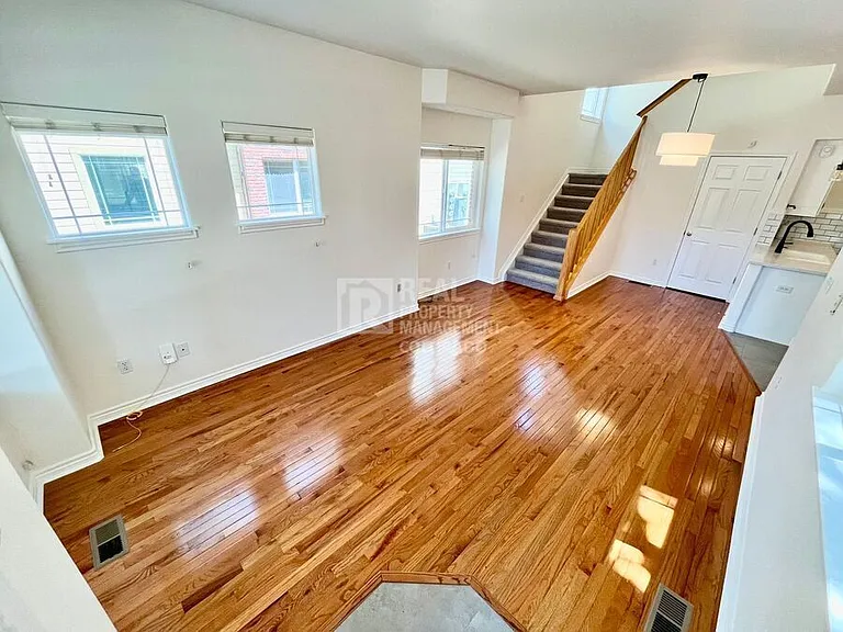 818 S Terry St #B9 — Photo 3