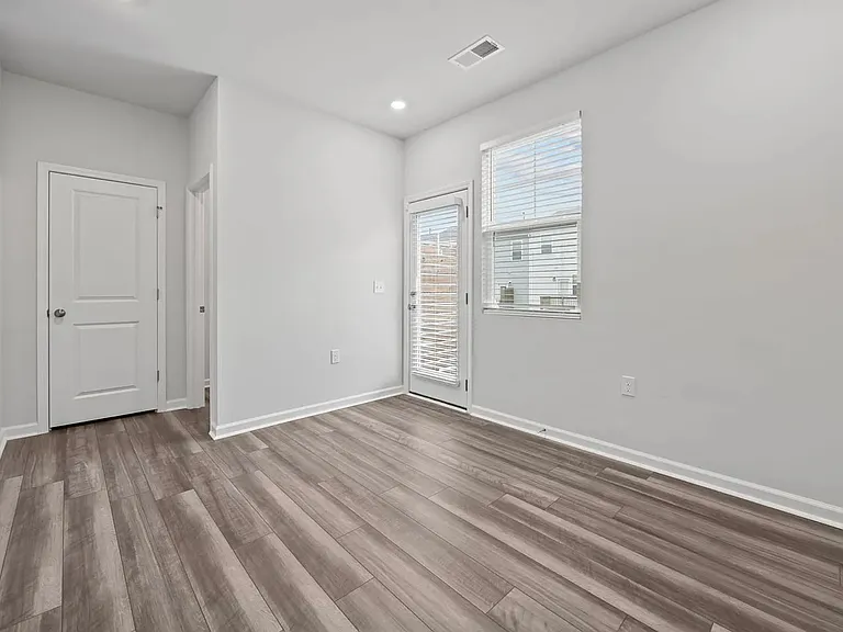 2427 Kasota Ln — Photo 19