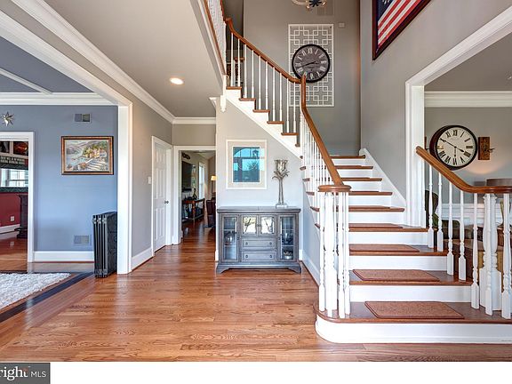 3rd image of 31 Cumberland Dr