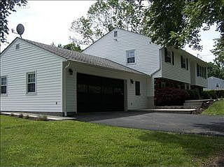 1st image of 284 Nichols St