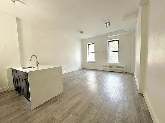 Rented by Pear NYC LLC | media 14