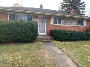 30605 7 Mile Rd, Livonia, MI 48152