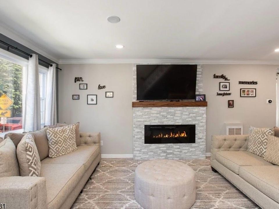 1st image of 138 Jerome Pl