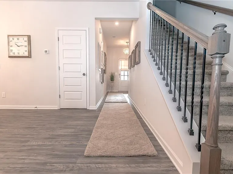 144 Madison Bnd — Photo 14