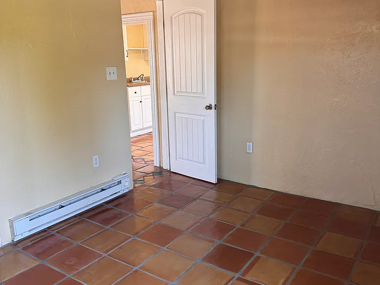 745 N Rosemont Blvd — Photo 10