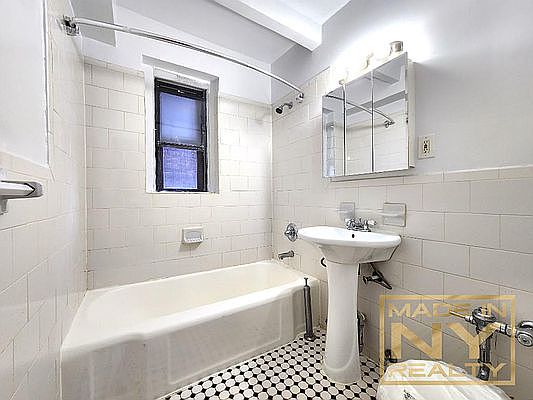 5th image of 4915 Skillman Ave APT 1B
