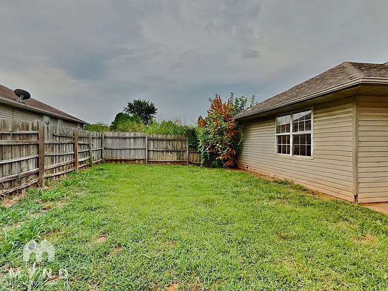 730 N Elder Ave — Photo 18