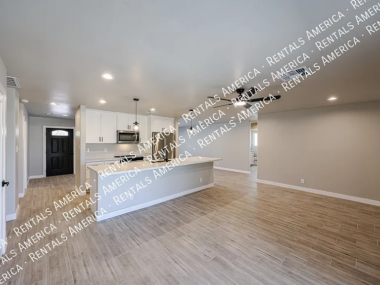1704 E Pickrell Dr — Photo 11