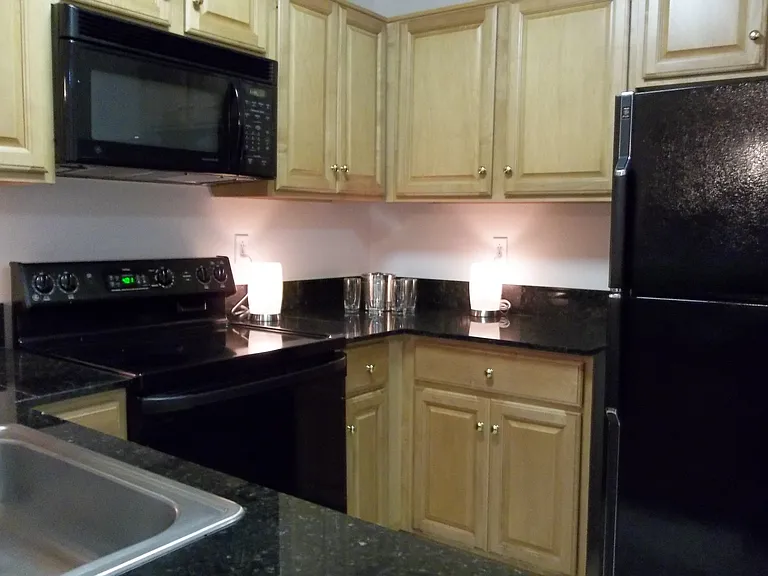 La Triumphe Apartments — Photo 20