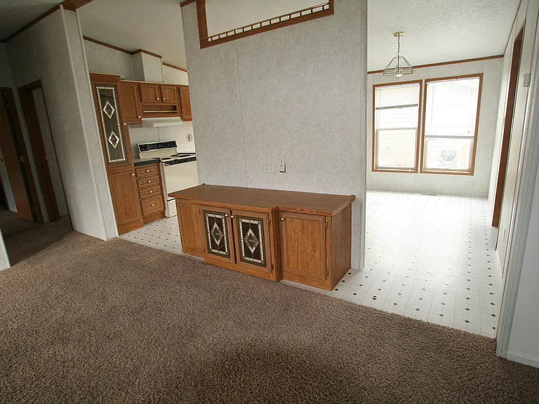 2709 Crab Tree St — Photo 3
