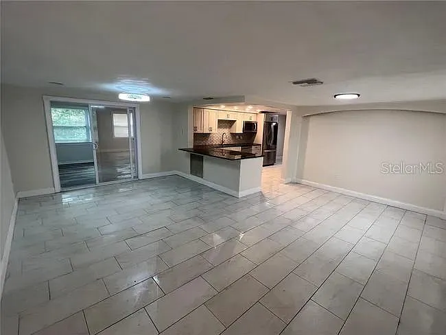 3 bed, 2.0 bath, 1687 sqft, $1,850 — Photo 2