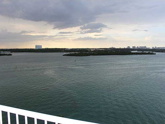 3rd image of 10350 W Bay Harbor Dr