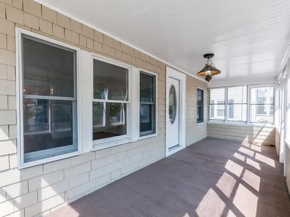 15 Lawrence St, Watertown, MA 02472