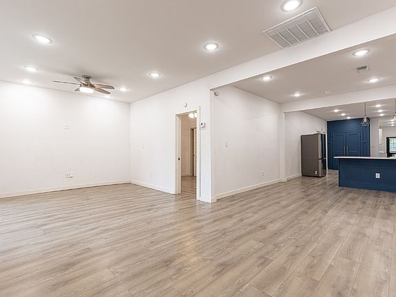 4th image of 1010 Burnet St