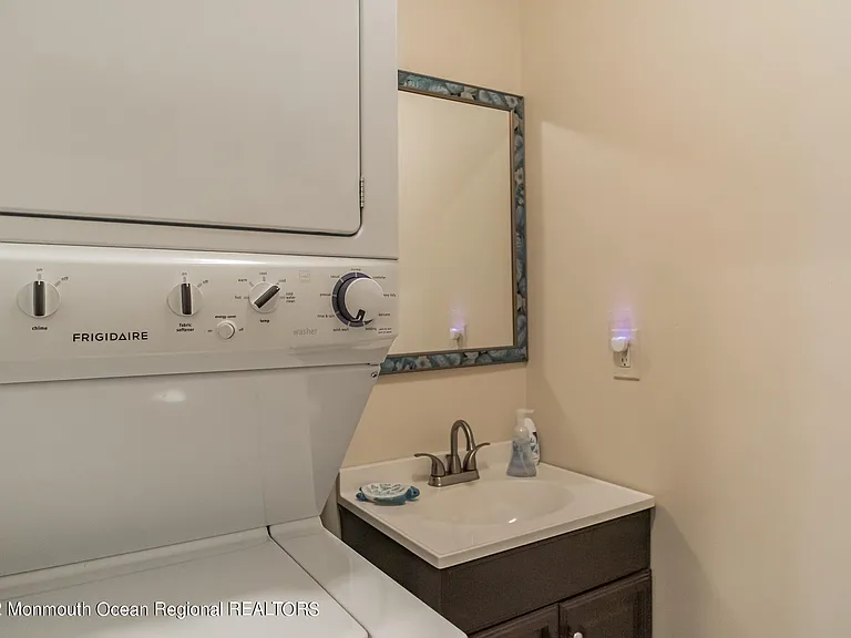 51 Seadrift Ave — Photo 12