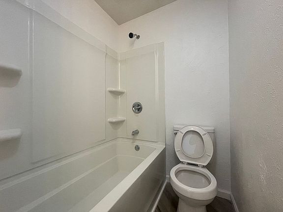 3rd image of 705 Laclede Ave APT 10