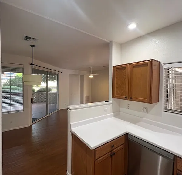 1633 E Lakeside Dr #119 — Photo 9