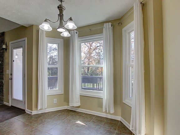 3rd image of 740 W Accipiter Cir