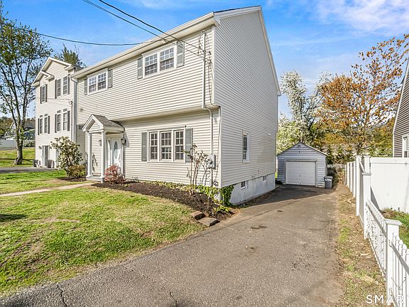 2nd image of 1770 Stratfield Road