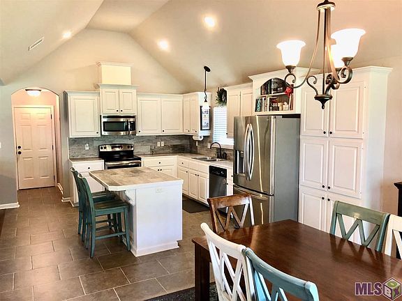 3rd image of 28913 Willow Lake Dr