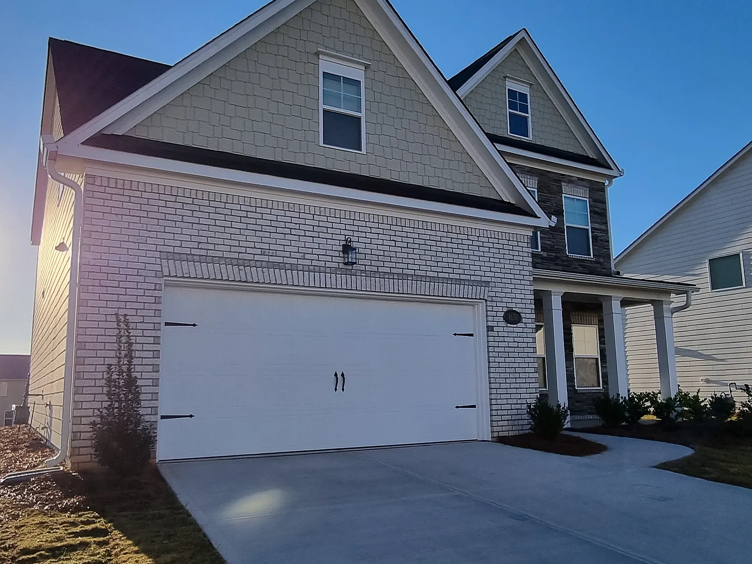 5 bed, 2857 sqft, $2,900 — Photo 1