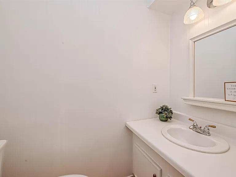1911 Sherwood Forest St #9 — Photo 21