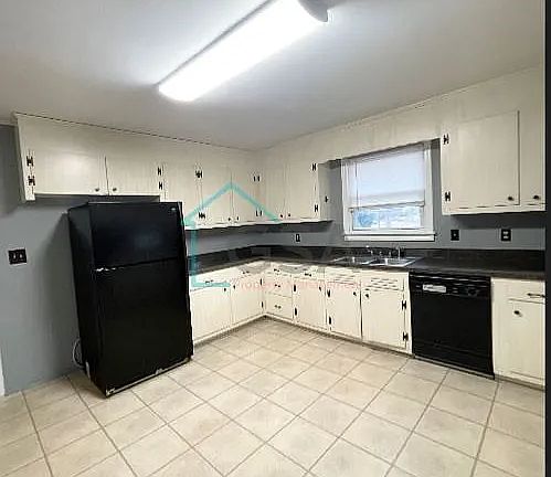 4th image of 12 Elsie Ave
