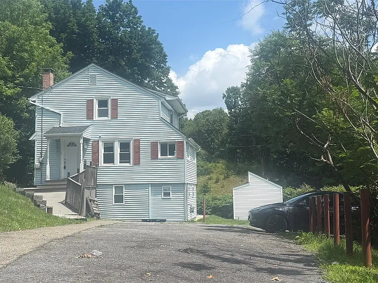 26 Lattintown Rd — Photo 1