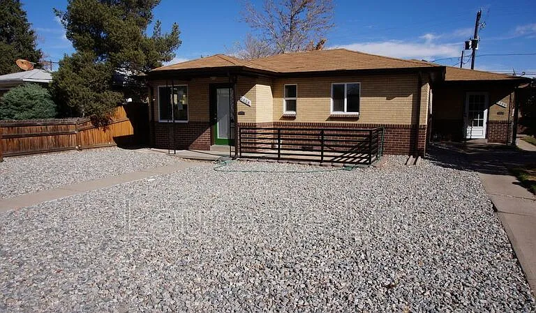 2228 Ames St — Photo 1