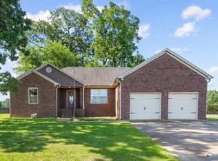 102 Landings Way Dr, Toney, AL 35773