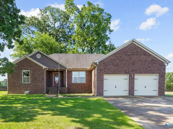 102 Landings Way Dr, Toney, AL 35773