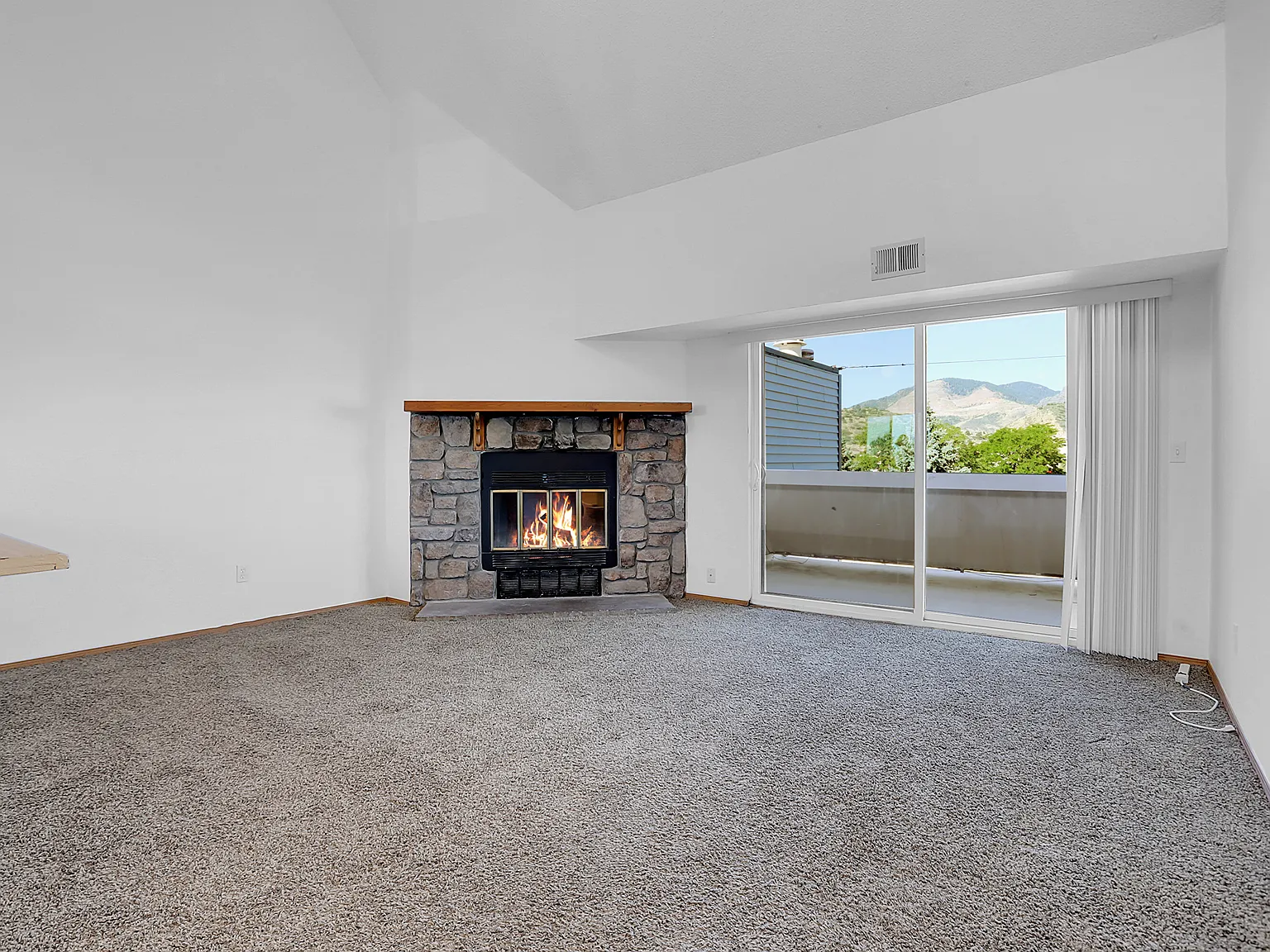 1 bed, 704 sqft, $1,750 — Photo 3