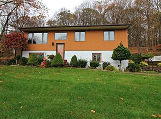 3831 Wood St, Jefferson Valley, NY 10535