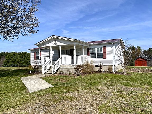 2nd image of 122 River Hill Rd