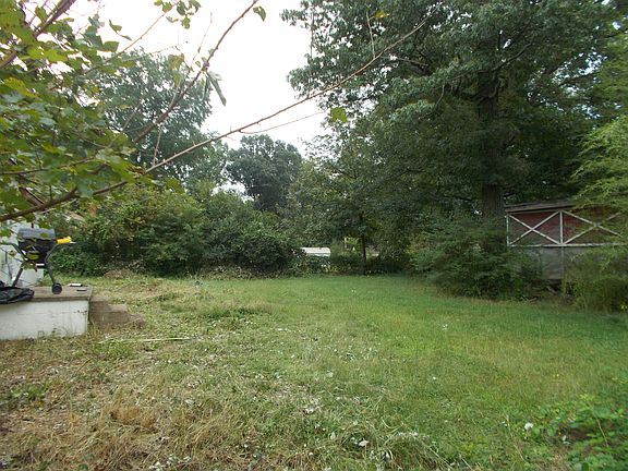 Back yard and barn