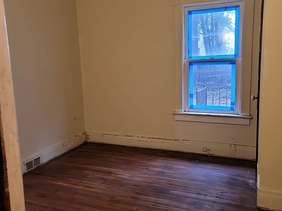 4th image of 116 Richlawn Ave