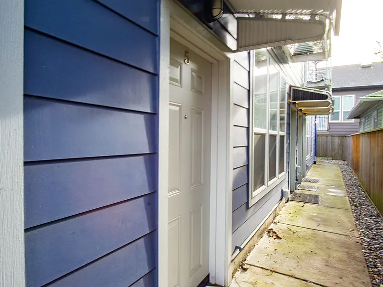 610 SE Spokane St #5 — Photo 11